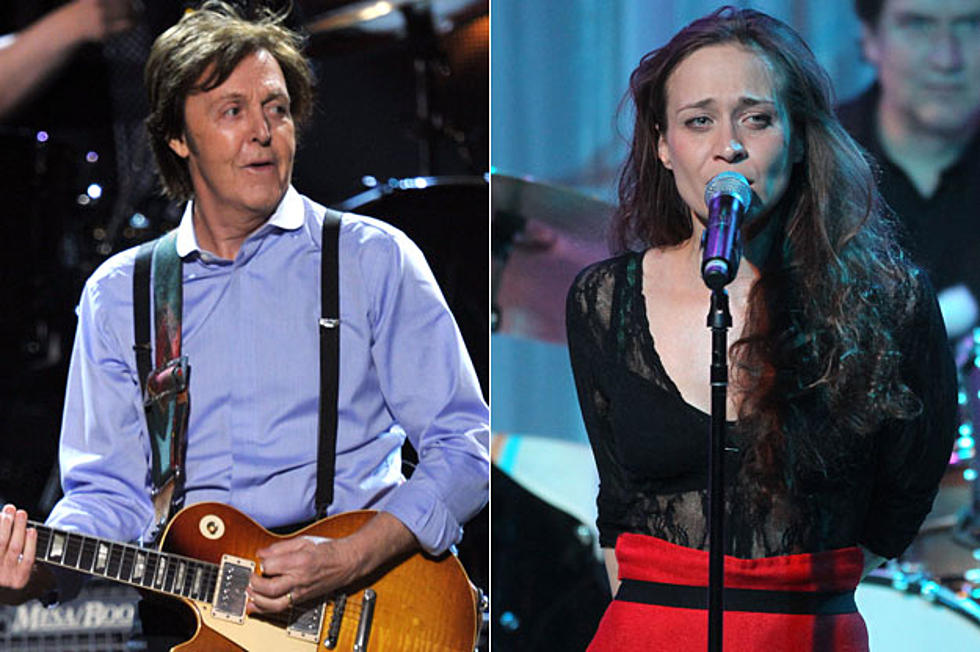 Paul McCartney’s ‘Let Me Roll It’ Covered by Fiona Apple on ‘Late Night With Jimmy Fallon’