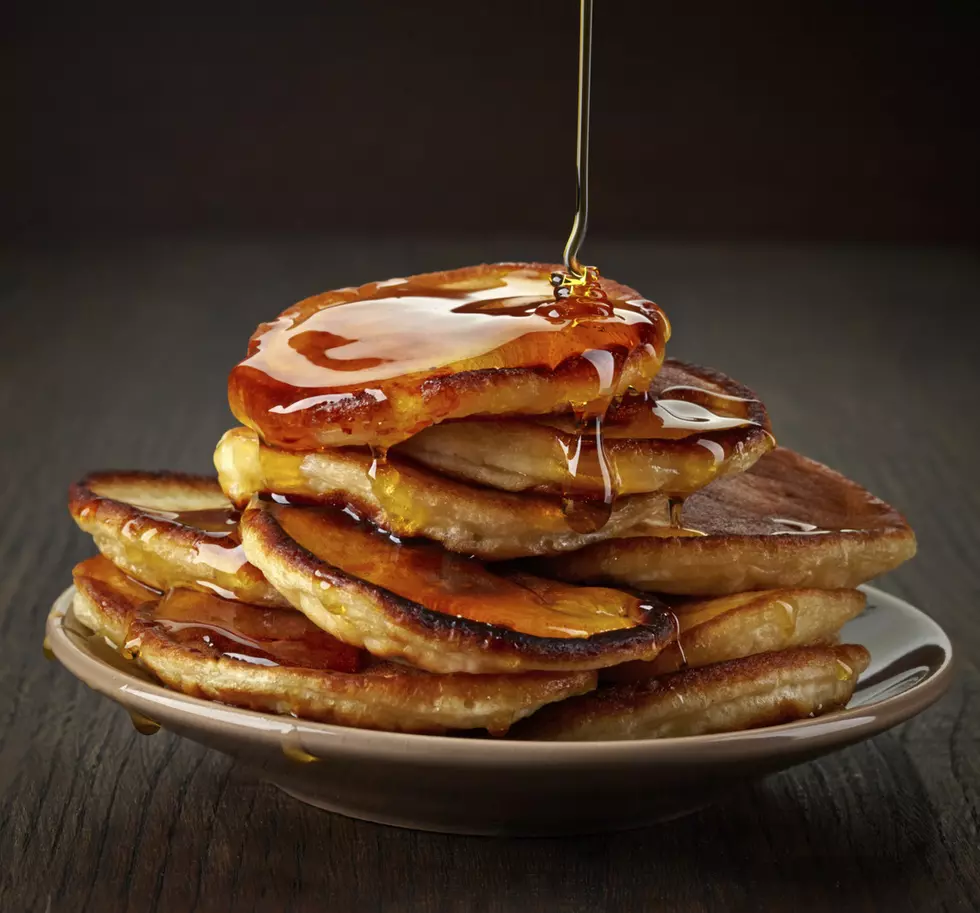 pancakes with maple syrup