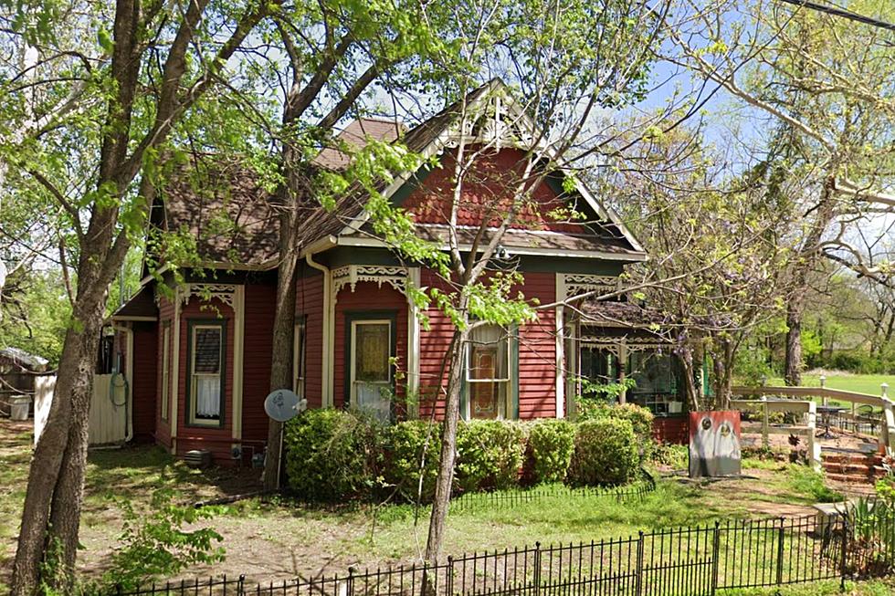 This Old Haunted Restaurant In Texas Still Serves Up Ghostly Activity