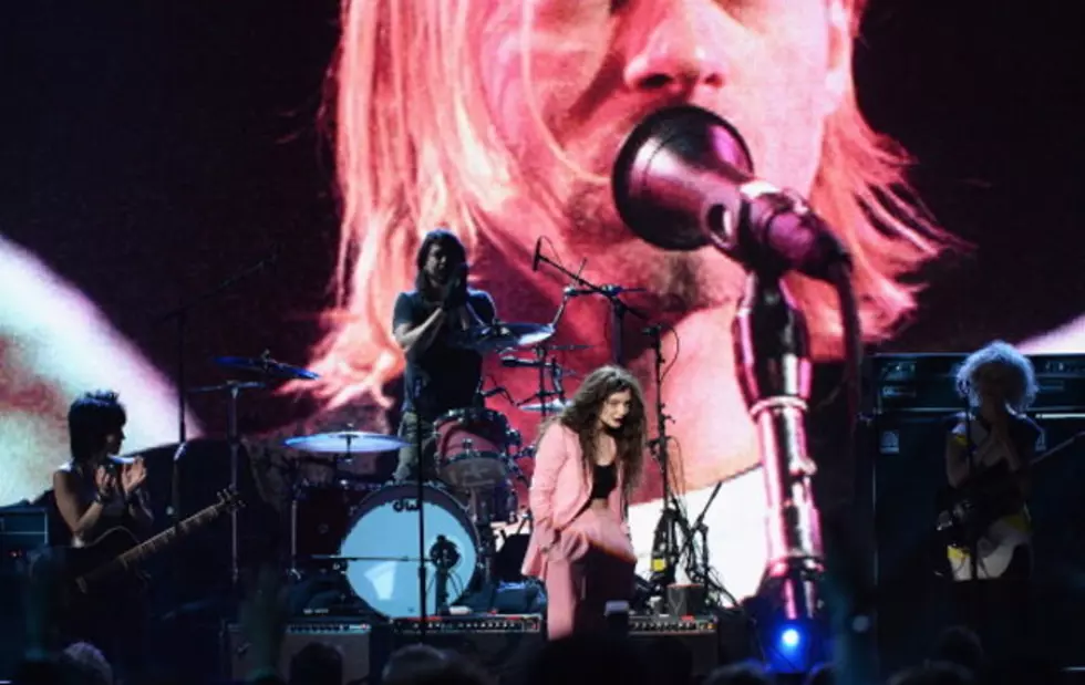Lorde Sings ‘All Apologies’ With Nirvana at the Rock and Roll Hall of Fame Induction