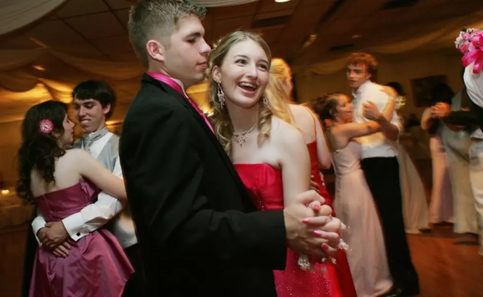 Heartwarming Prom Proposal Will Bring You to Tears