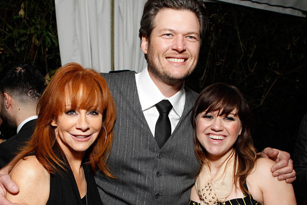 Reba McEntire, Blake Shelton Join Kelly Clarkson Onstage in Los Angeles