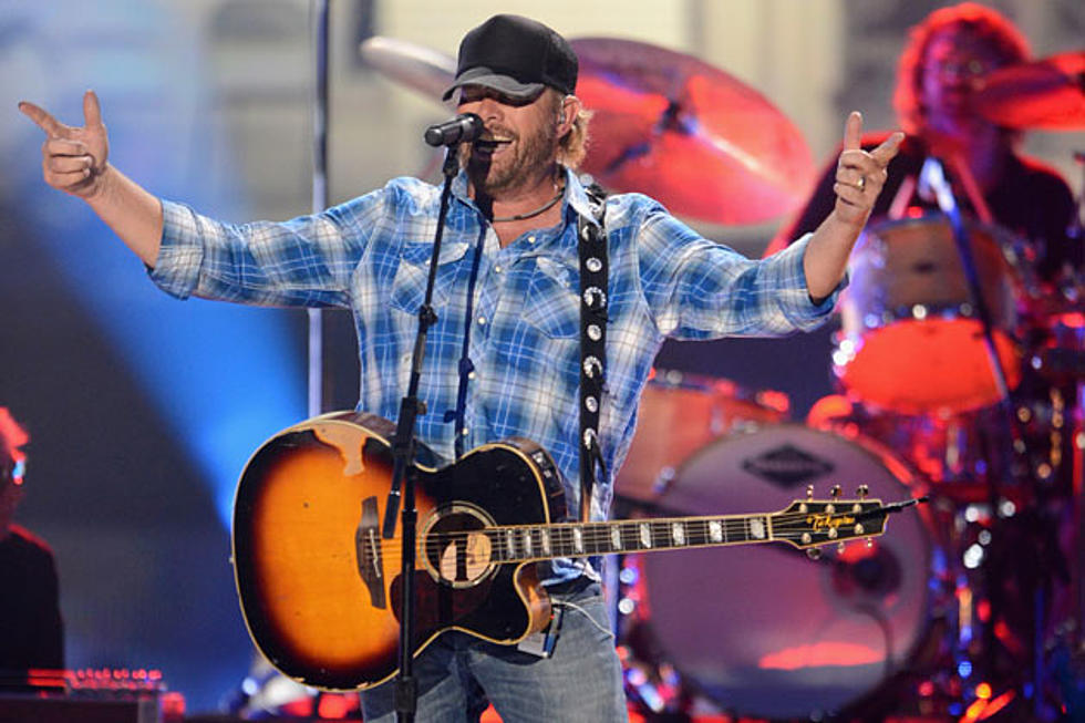 Toby Keith Brings New Hit ‘I Like Girls That Drink Beer’ to Country Thunder Show