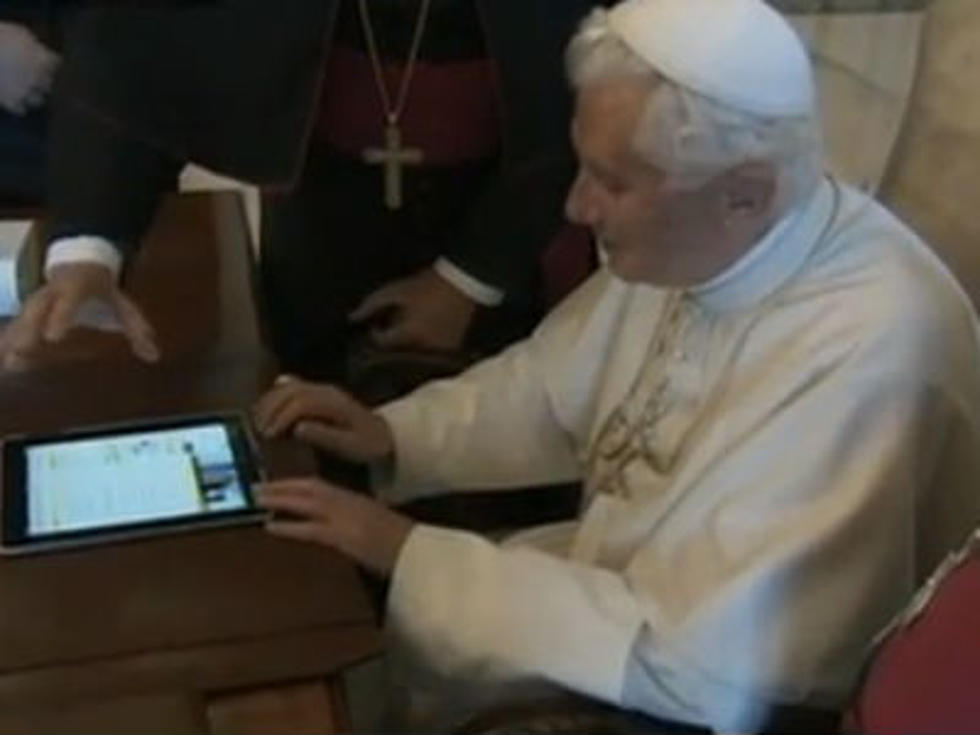 Pope Benedict XVI Sends First Papal Tweet From an iPad [VIDEO]
