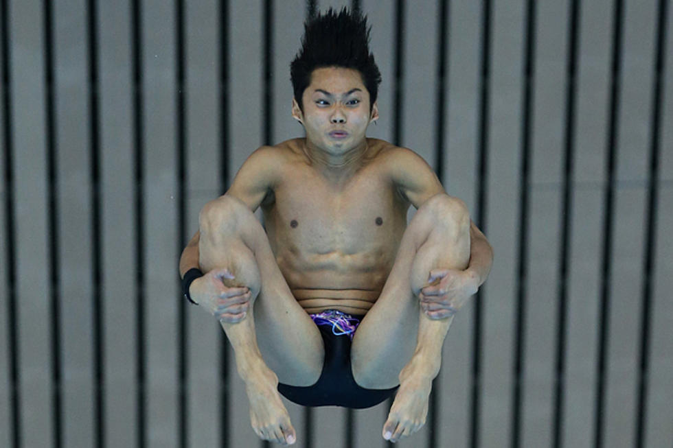 See What Olympic Divers Look Like on the Toilet