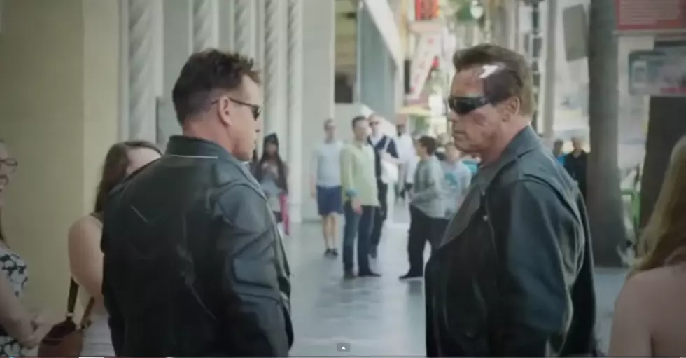 Arnold Schwarzenegger Pranks Fans [VIDEO]