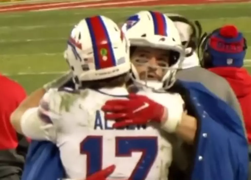 WATCH: Josh Allen Comforts Teammates After Sunday’s Loss