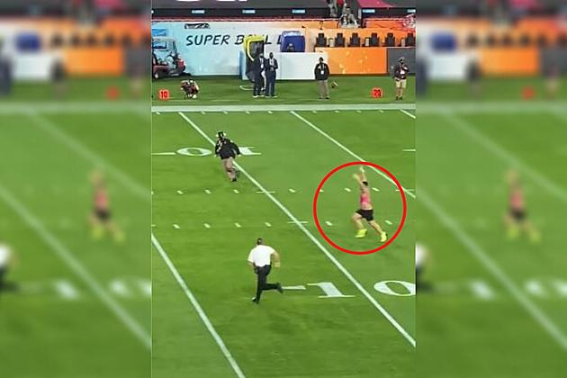 Check Out The Full Uncut Video of the &#8216;Super Bowl Streaker&#8217;