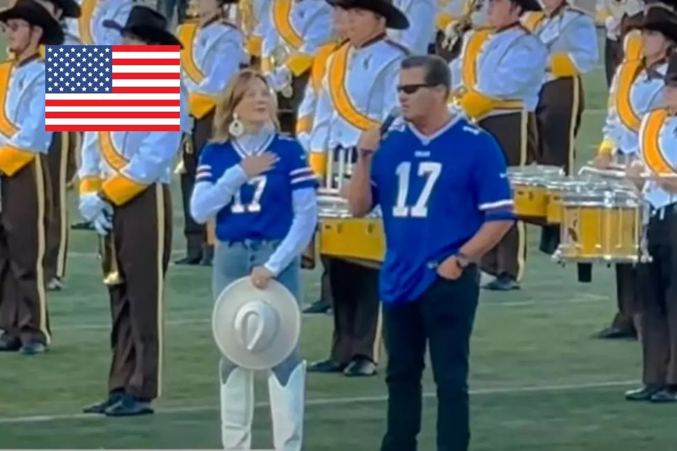 WATCH: Josh Allen's Father Sings National Anthem at UW