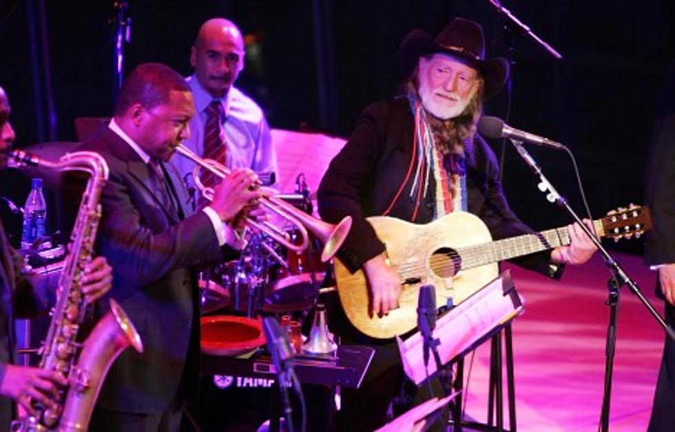 Willie Honors Ray Charles
