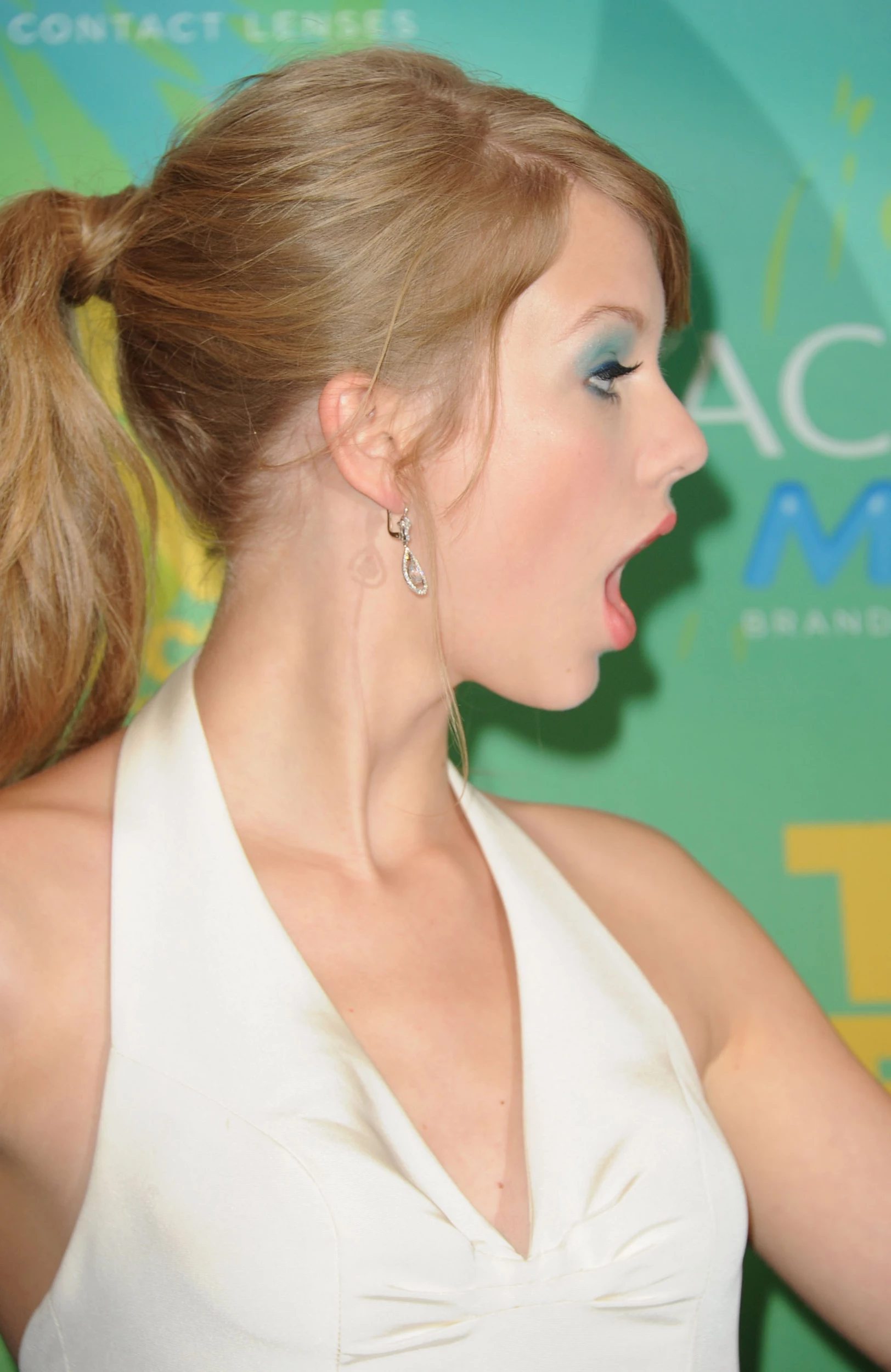 taylor swift oops face