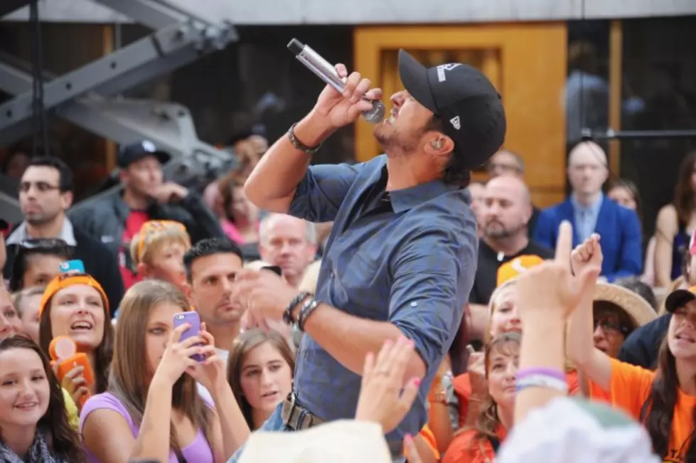 Luke Bryan Crashes Scotty McCreery&#8217;s Party to Land at Number One [VIDEO]