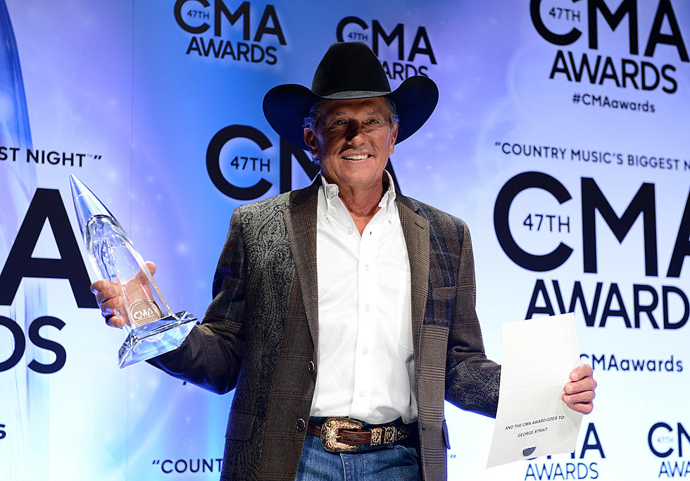 George Strait Takes the Big One at the CMA Awards [VIDEO]