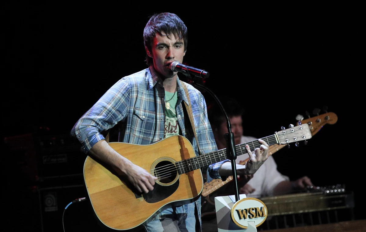 Mo Pitney "The Real Deal"Sings The Classic Country Song "Borrowed