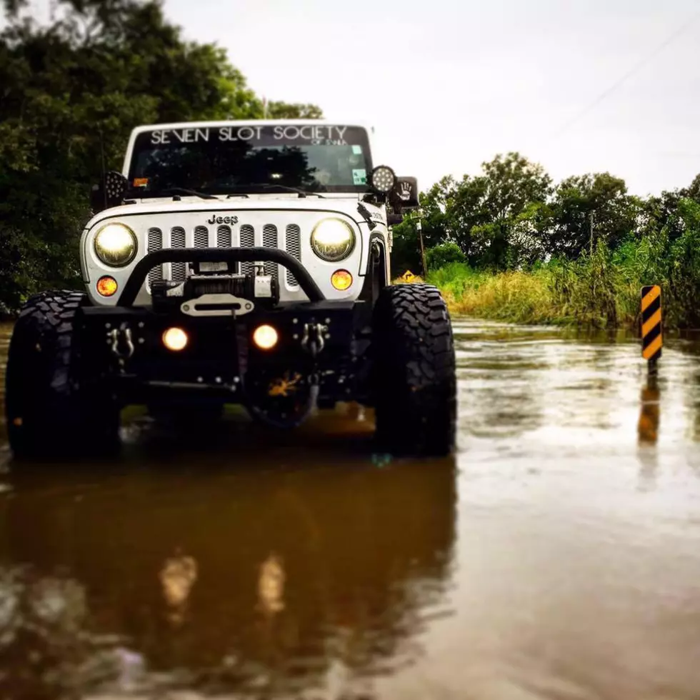 Jeep Club Teams Up With Local Business Taking Donations For Flood Victims