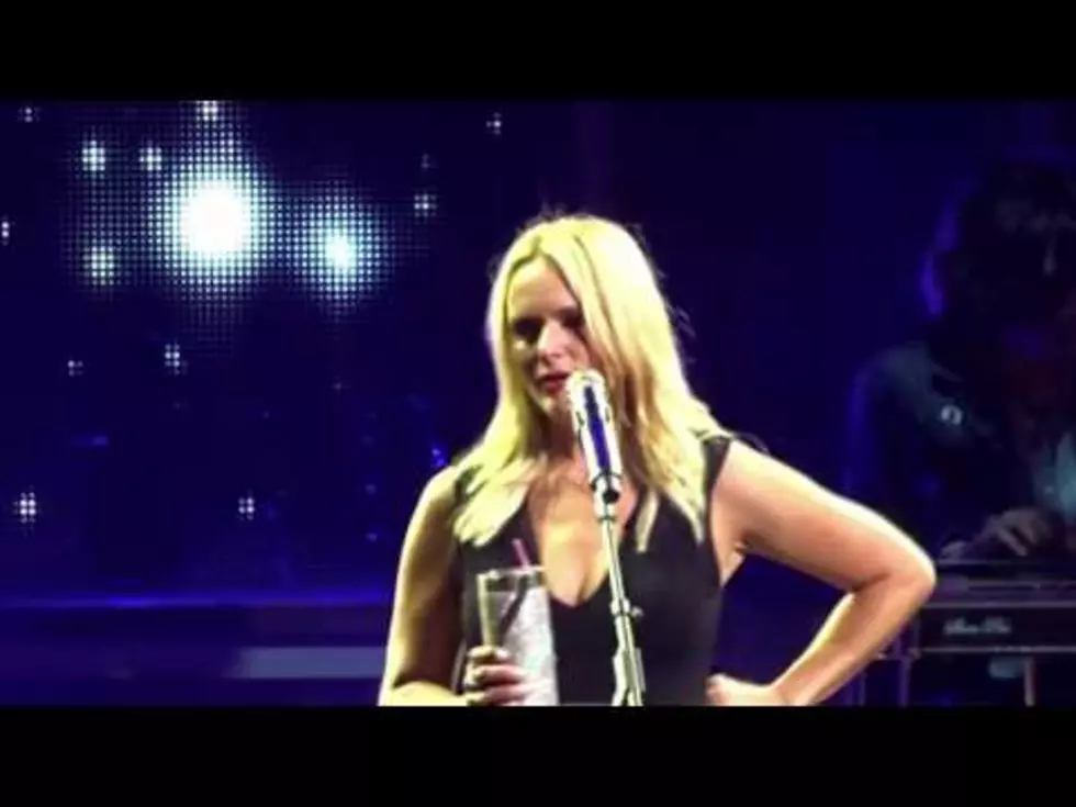 Miranda Lambert Is Brought To Tears On Stage By A Fans Sign