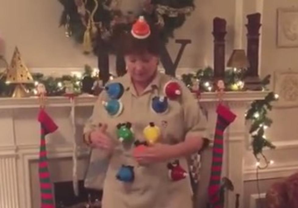 This Woman Playing ‘Carol Of The Bells’ On Her Body Is The Most Christmas Thing You’ll See This Year