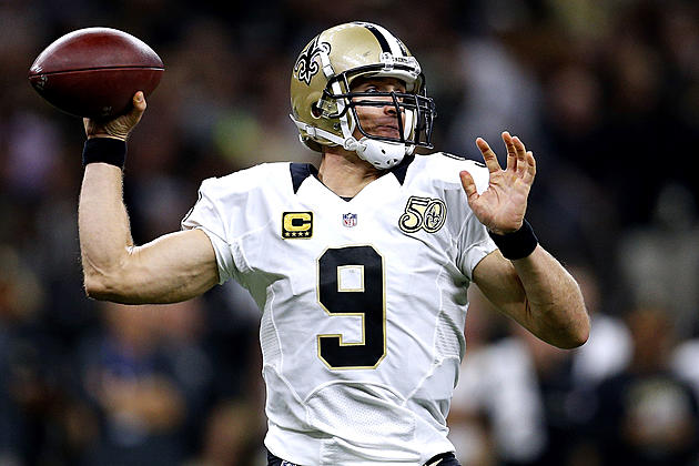 Drew Brees And Crazy Trick Throws- [VIRAL VIDEO]