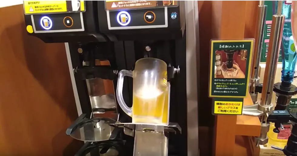 Watch This Robot Pour a Beer at an “All-You-Can-Drink” Restaurant
