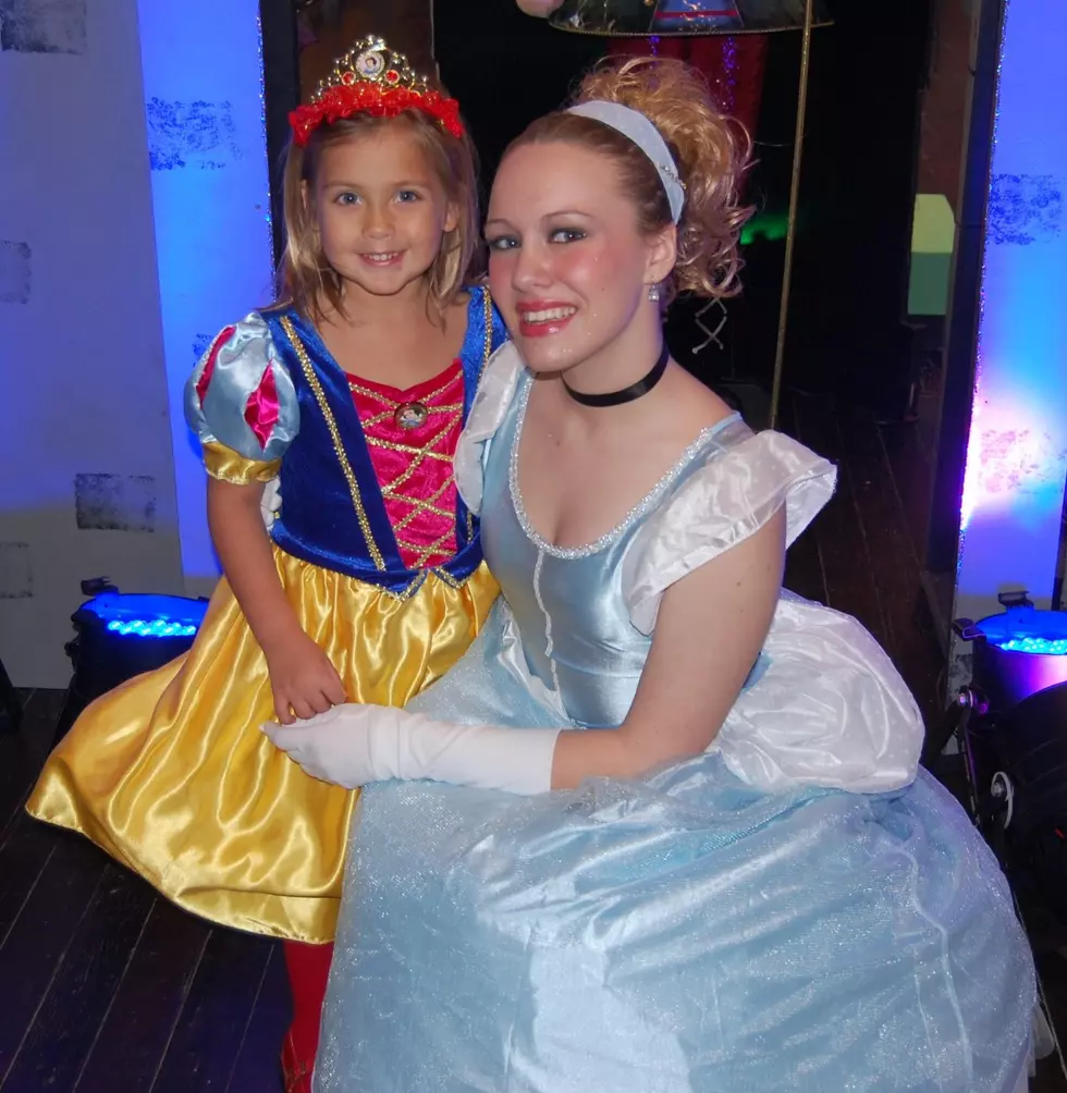 Dine With Cinderella And Other Favorite Characters For The Holidays