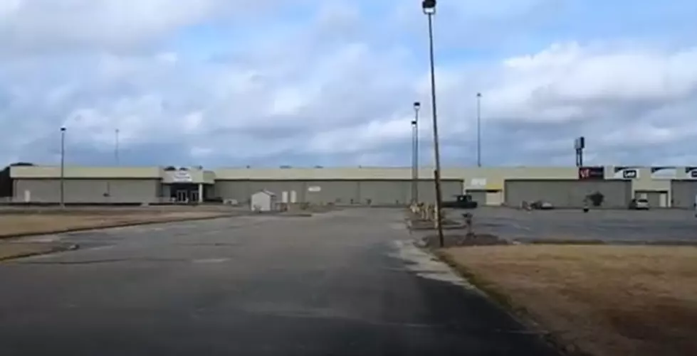 See Inside Of The Outlet Mall In Iowa, Louisiana [VIDEO]