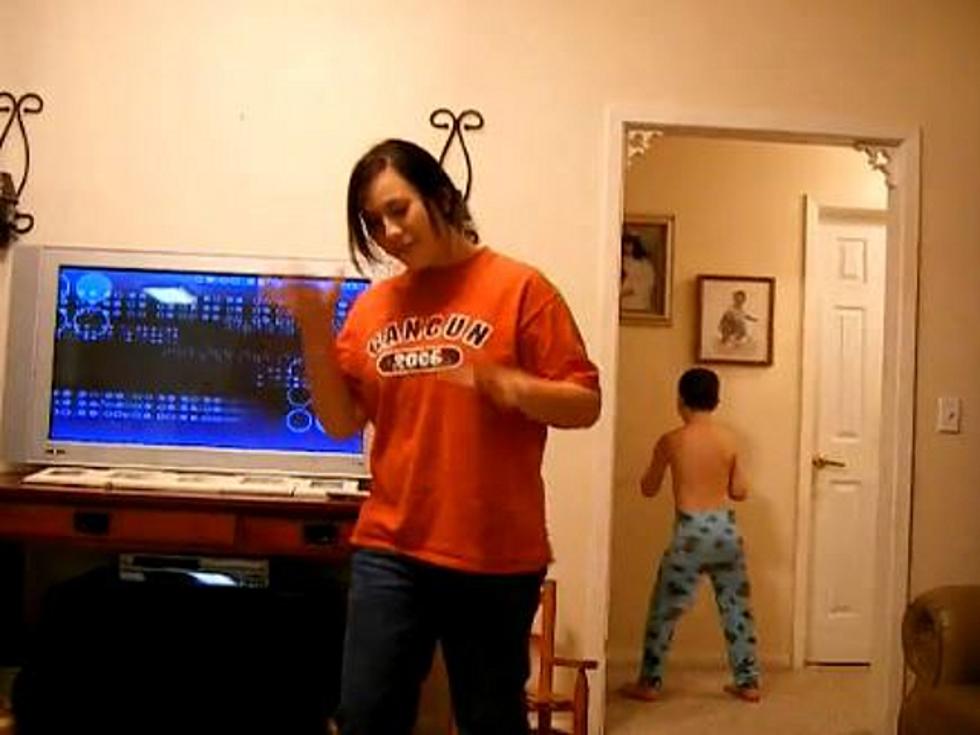 Bratty Kid Bombs Big Sister’s Lame Dance Routine [VIDEO]