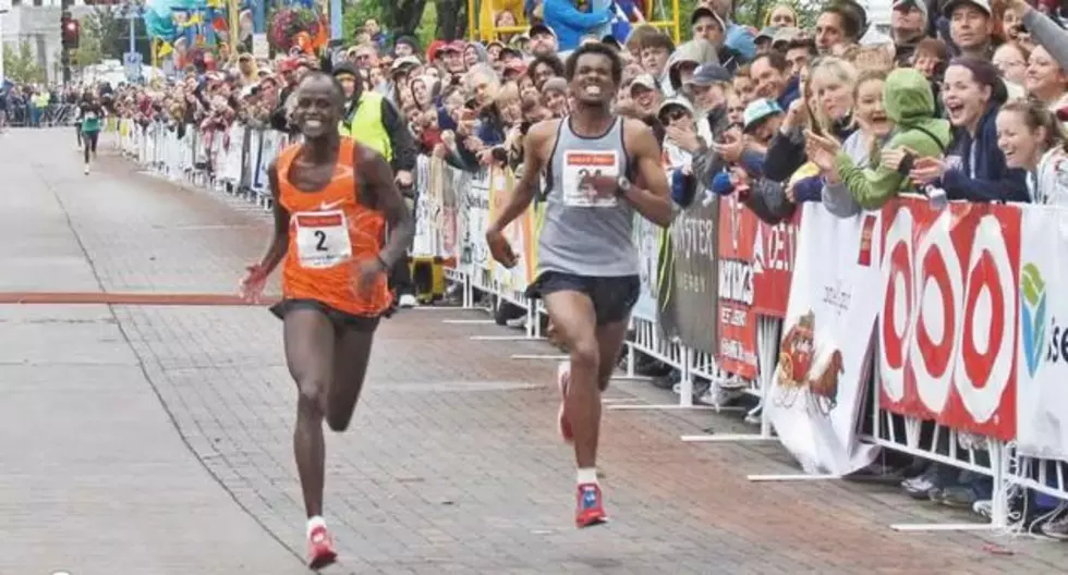 On A Cold And Wet Morning, Grandmas Marathon Has Its Closest Finish In Its 35 Year History