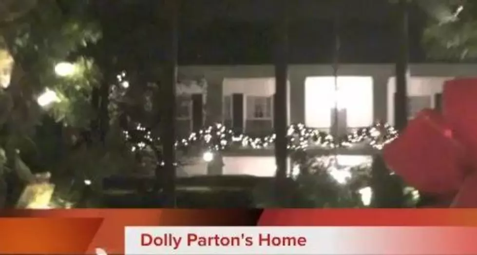 Your Favorite Country Artists Decorate Their Homes For The Holidays [VIDEO]