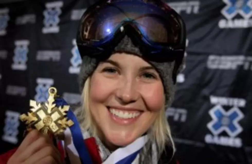 Freeskiing Star Sarah Burke Dies From Injuries Sustained In Superpipe