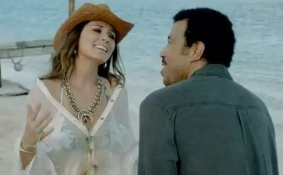 Shania Twain and Lionel Richie In “Endless Love” [Video]