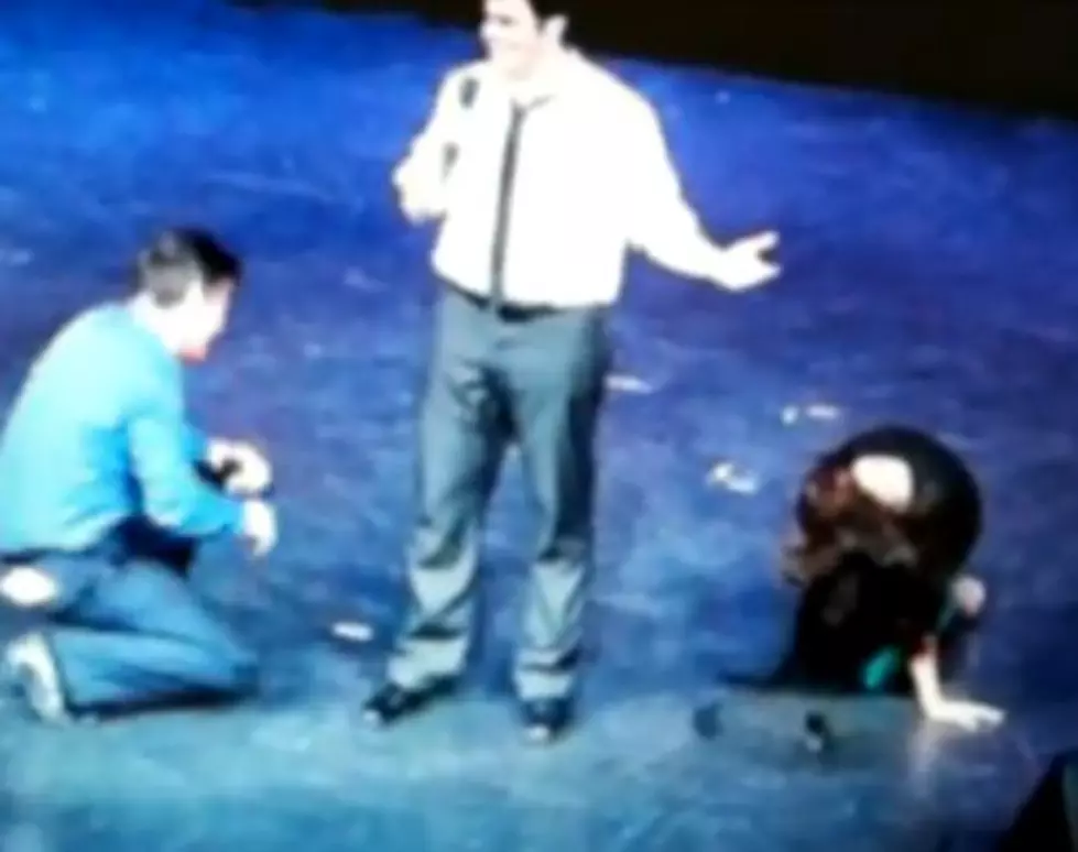 Oops! Marie Osmond Pees Pants On Stage [VIDEO]