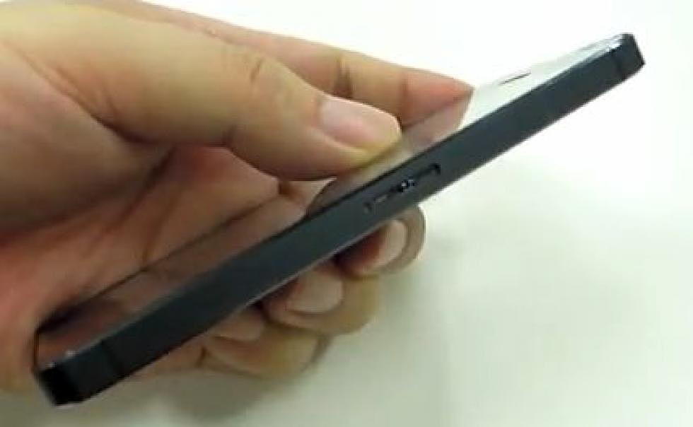 Could This Be A Sneak Peek At The New iPhone 5 Housings? [VIDEO]