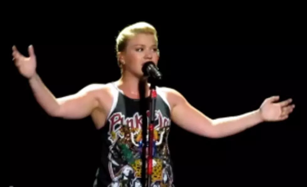 American Idol Kelly Clarkson Covers Trisha Yearwood&#8217;s Walkaway Joe