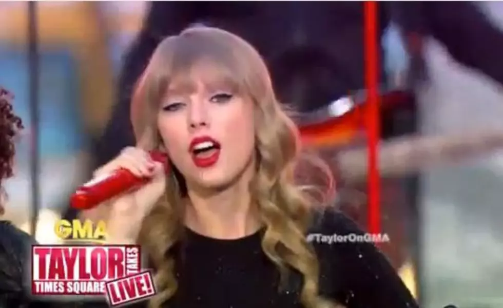 Taylor Swift Rocks a GMA Time Square Crowd with Songs From Her New CD &#8220;Red&#8221; [Video]