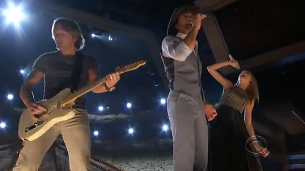 See the Riveting Performance of Tim McGraw and Taylor Swift&#8217;s &#8220;Highway Don&#8217;t Care&#8221; with Keith Urban on Guitar at the ACM Award [VIDEO]
