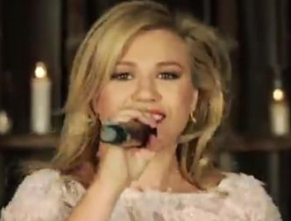Watch Kelly Clarkson&#8217;s Video For &#8216;Tie It Up&#8217; [VIDEO]
