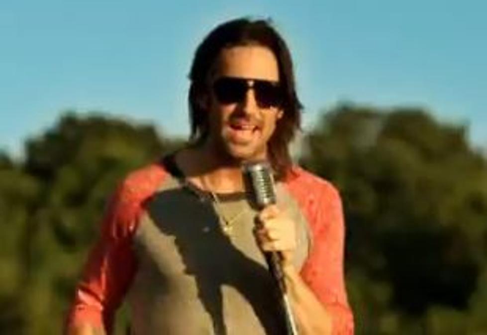 Check Out Jake Owen&#8217;s &#8216;Days Of Gold&#8217; Video