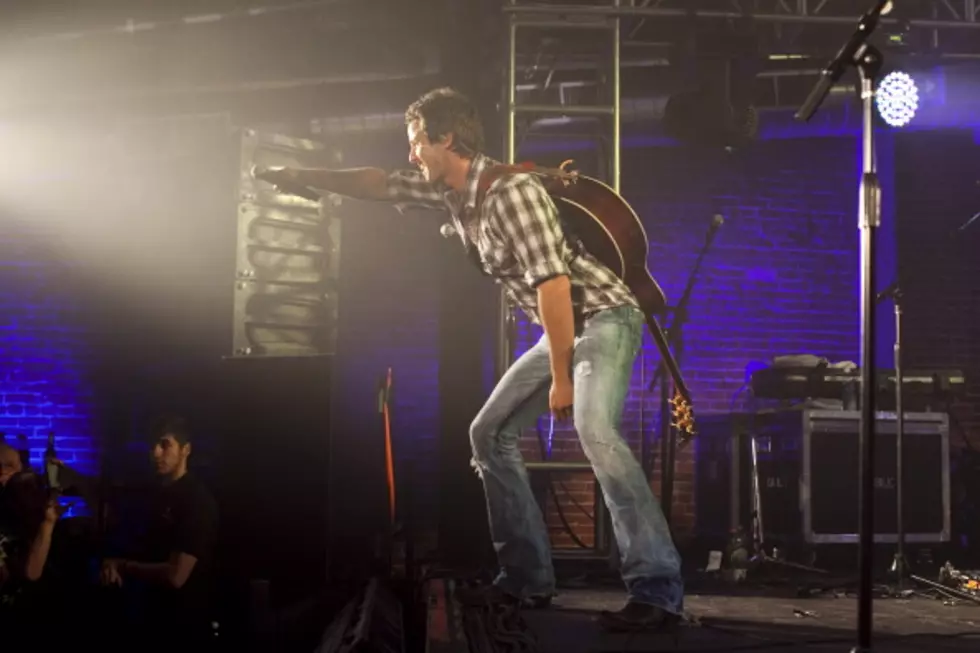 Watch Easton Corbin&#8217;s New Video For &#8216;Clockwork&#8217; [VIDEO]