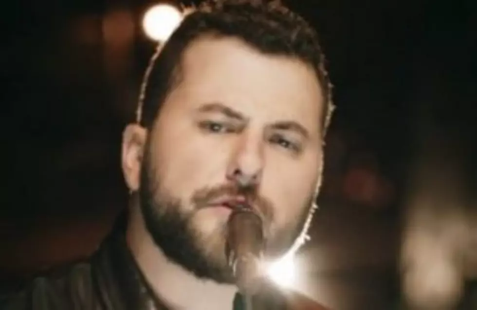Watch the Brand New Video For Tyler Farr&#8217;s &#8220;A Guy Walks Into A Bar&#8221; [VIDEO]