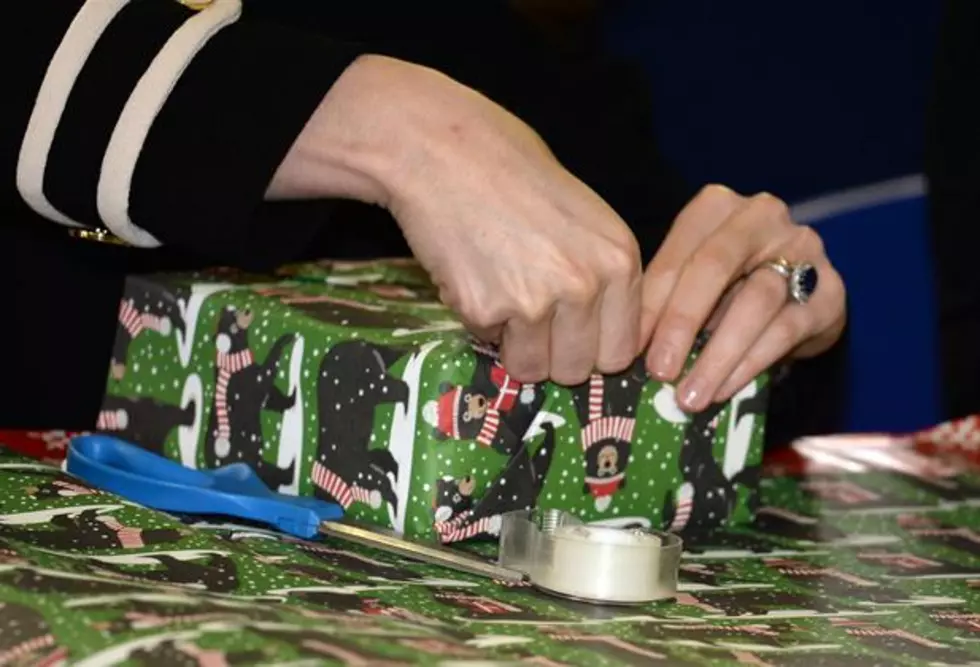Time Saver:  Wrap A Gift In Ten Seconds [VIDEO]