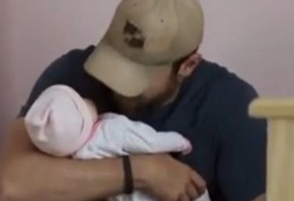 Did Clint Eastwood Use A Fake Baby in “American Sniper”? [VIDEO]