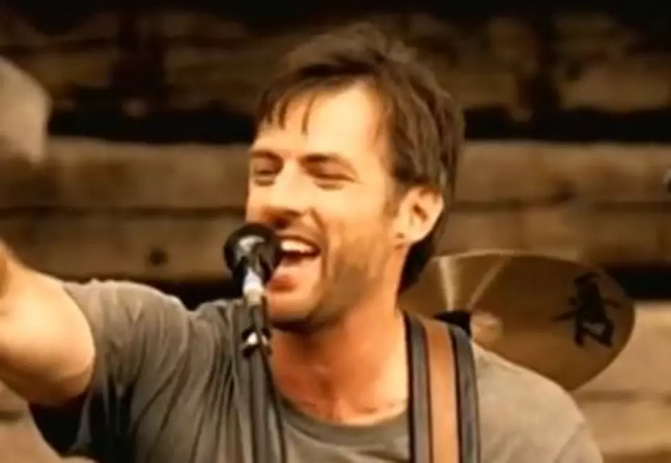 Country Throwback Goes Back 15 Years to Run with Darryl Worley [VIDEO]
