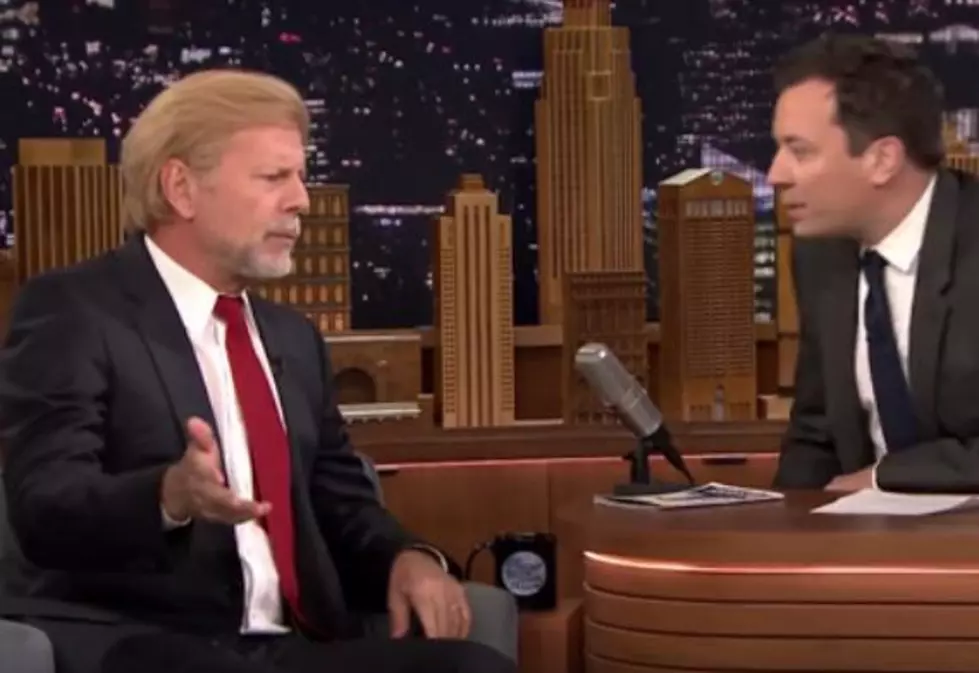 Bruce Willis Shows Off His ‘Natural’ Trump Hair on Jimmy Fallon, And It Was Epic [VIDEO]