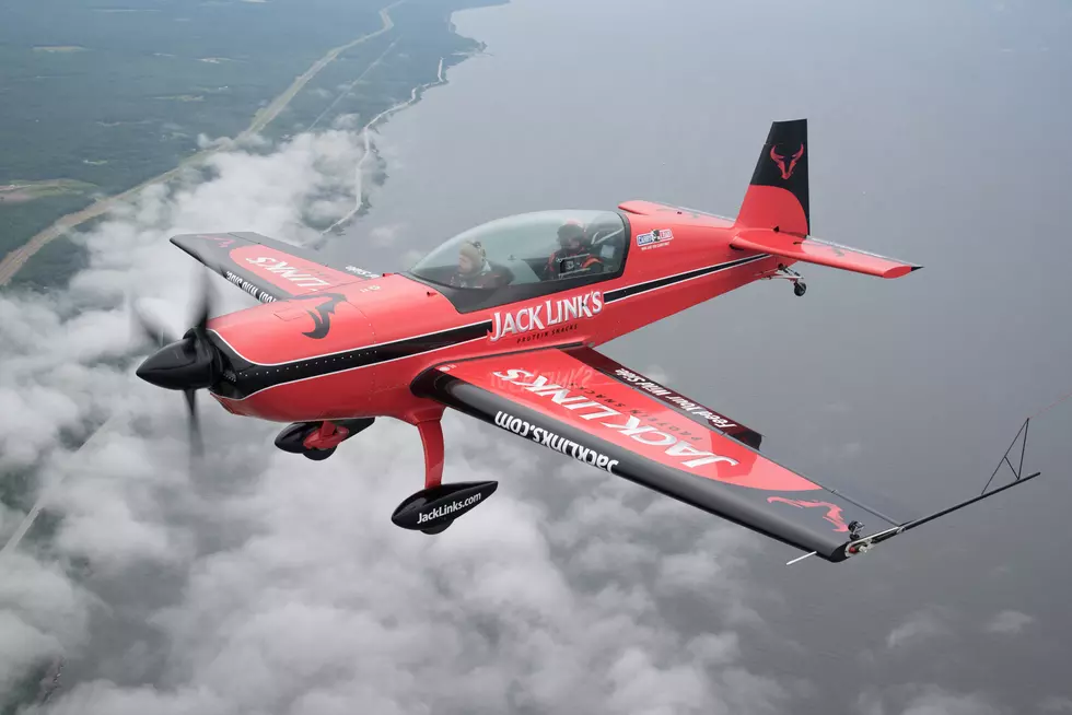 Watch What it is Like to Fly in a Stunt Plane Over Duluth