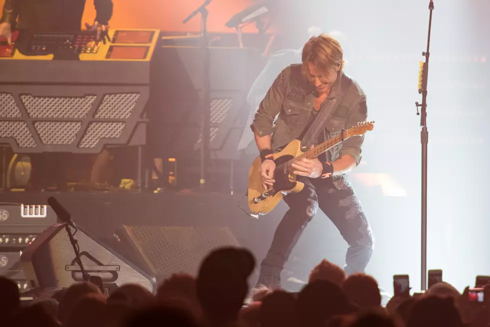 Keith Urban Pulls the &#8216;ripCORD&#8217; Tour into Amsoil Arena in Duluth [PHOTOS]