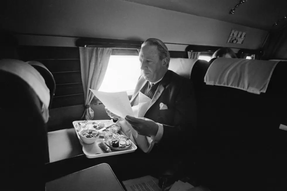 Airline Memories:  Real Plates, Real Silverware And Hot Food