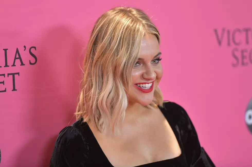 Kelsea Ballerini Visits Restaurant In Minnesota After Weekend Gig