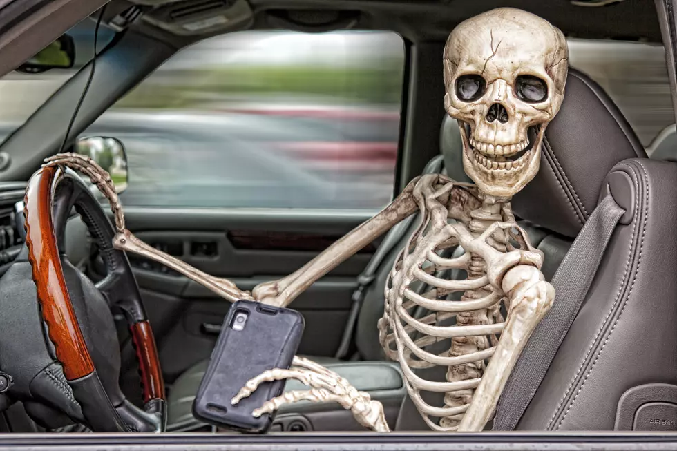 Some Jerk Dressed Up A Skeleton To Cheat Car Pool Lane in Twin Cities