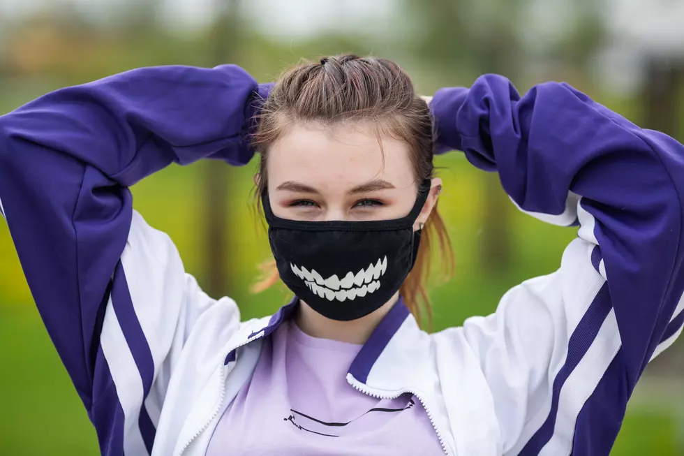 12 Foods You Shouldn’t Eat Before Wearing A Mask