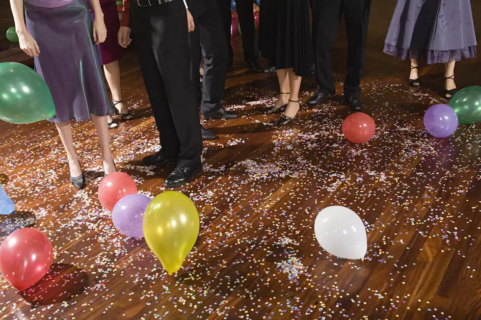 10 Things You Need To Have A Great New Year's Eve Party At Home